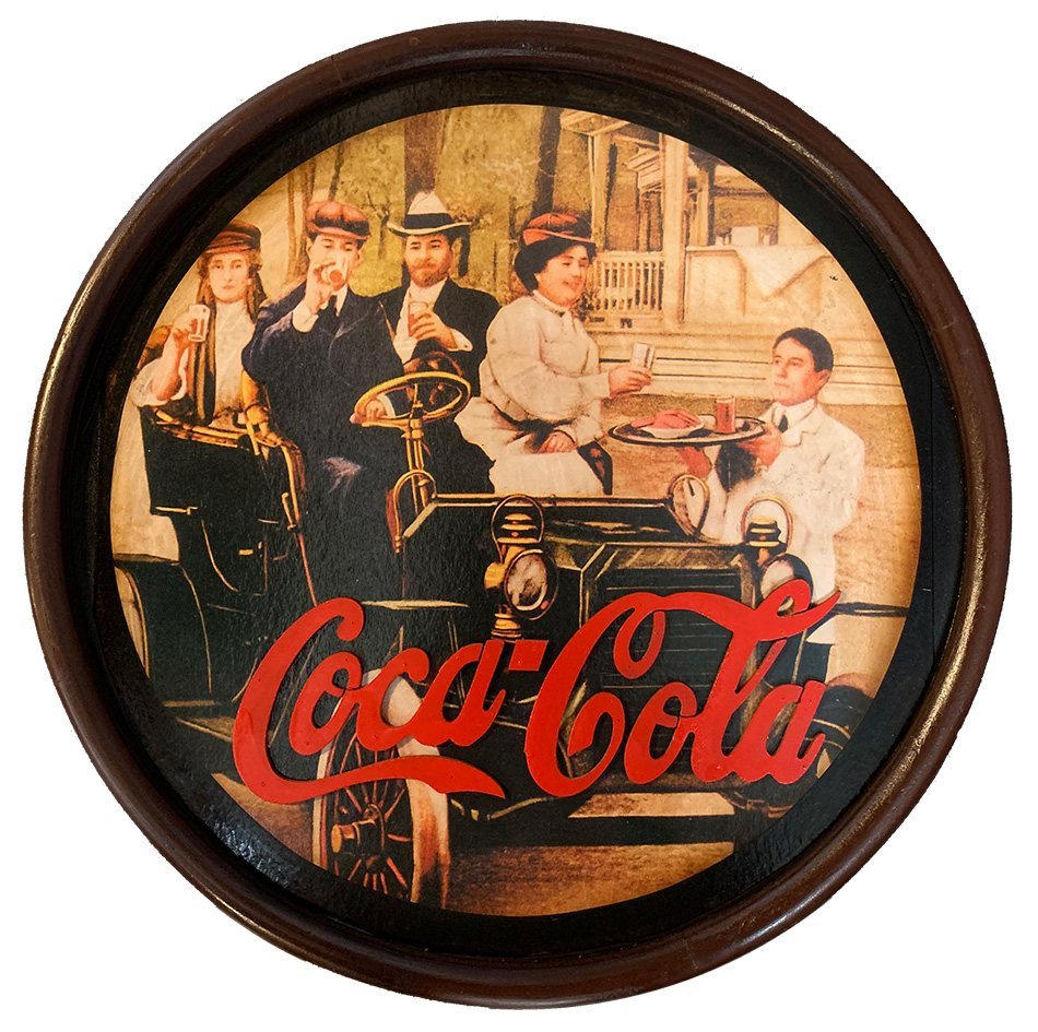 Coca-Cola - wood - Rond - People in Old Car